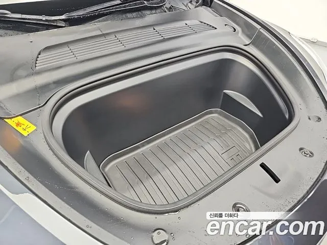 Tesla Model Y — Фото автомобиля 5