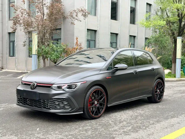 Фотография автомобиля — Volkswagen Golf GTI