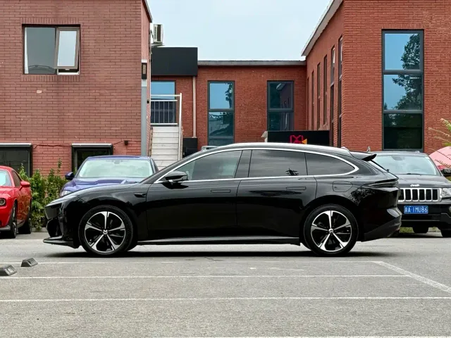 Nio ET5 Touring — Фото автомобиля 3