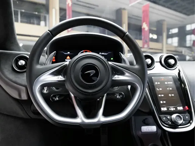 McLaren GT — Фото автомобиля 11