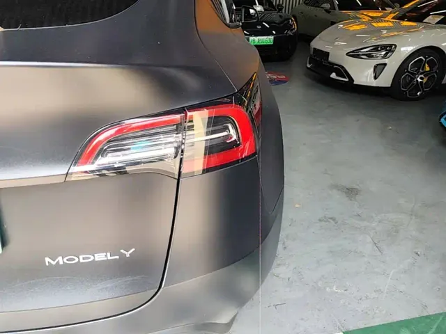 Tesla Model Y — Фото автомобиля 7