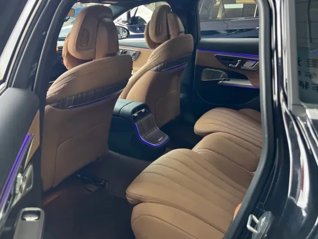 Mercedes-Benz E-Class — Фото автомобиля 6