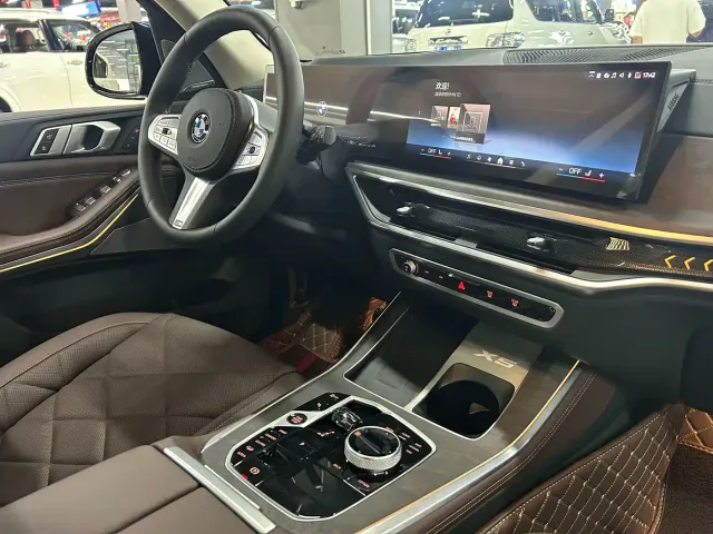 BMW X5 — Фото автомобиля 8