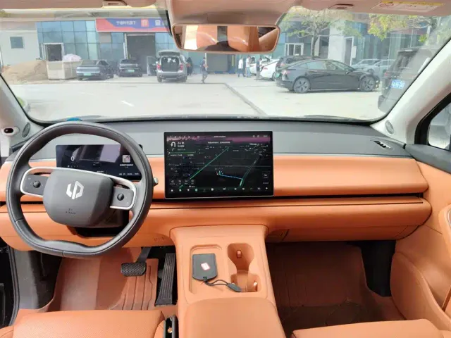 Leapmotor C10 — Фото автомобиля 8