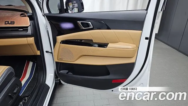 Kia Carnival Generation 4 — Фото автомобиля 14