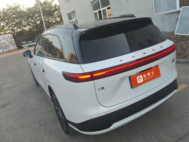 Xpeng G9 — Фото автомобиля 12