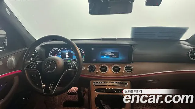 Mercedes-Benz E-Class — Фото автомобиля 7