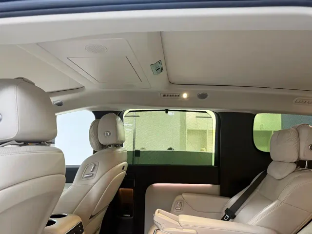 Li Auto MEGA — Фото автомобиля 13