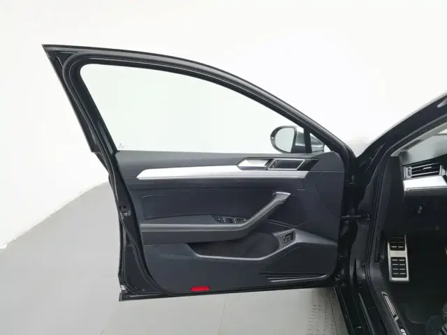 Volkswagen Magotan GTE Plug-in Hybrid 2022 GTE Luxury — Фото автомобиля 8