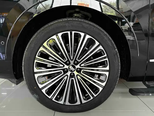 Geely Galaxy Galaxy M9 2025 Base Model — Фото автомобиля 25