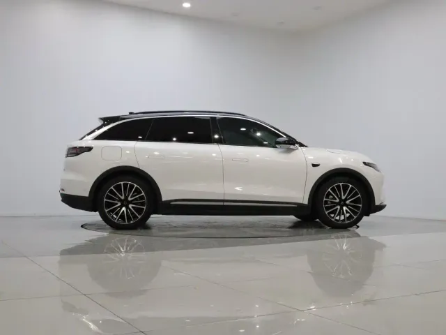 Leapmotor C11 — Фото автомобиля 8