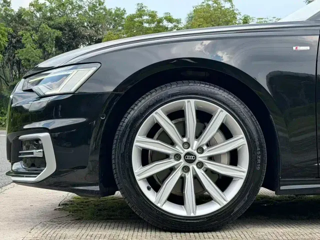 Audi A6L — Фото автомобиля 10