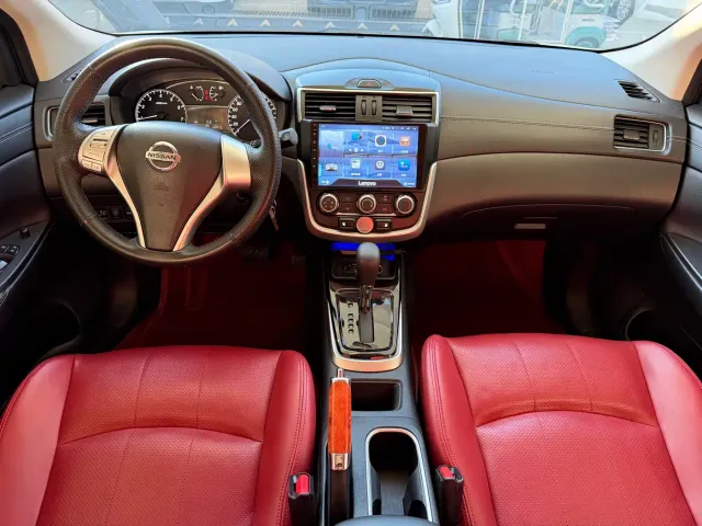 Nissan Tiida — Фото автомобиля 8