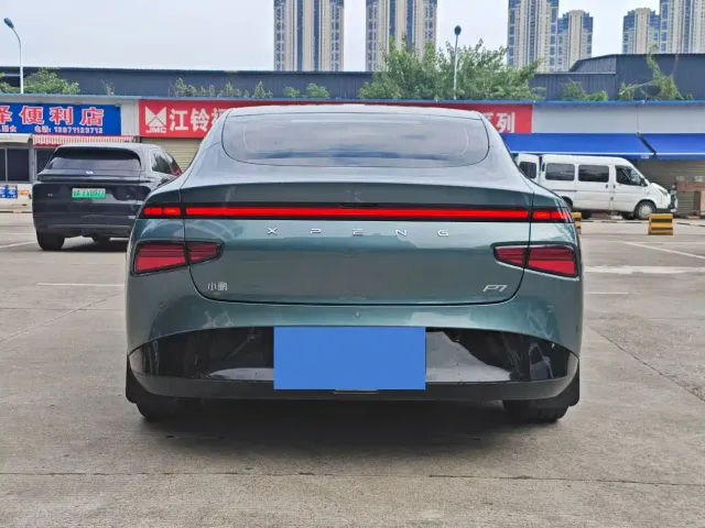 Xpeng P7 — Фото автомобиля 6
