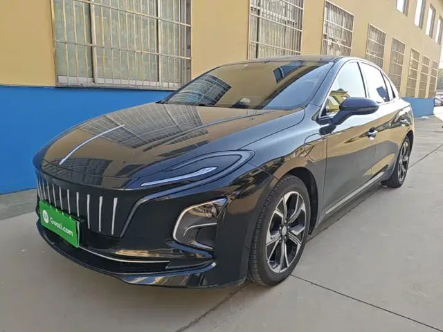 Фотография автомобиля — Hongqi E-QM5