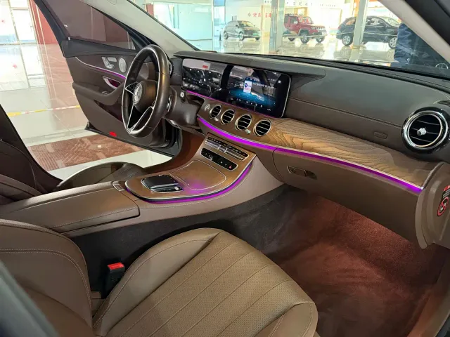 Mercedes-Benz E-Class — Фото автомобиля 12
