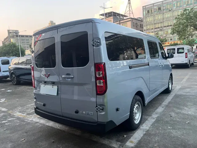 Wuling Yangguang — Фото автомобиля 4