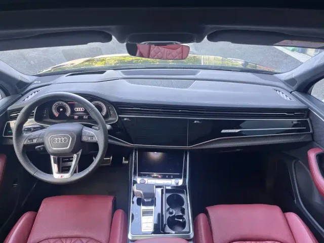 Audi SQ7 — Фото автомобиля 6