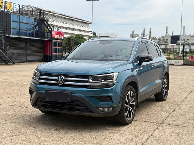 Фотография автомобиля — Volkswagen Tharu