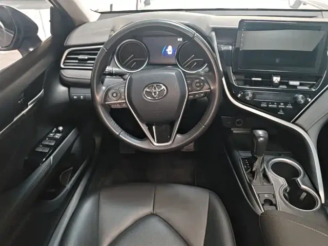 Toyota Camry — Фото автомобиля 10