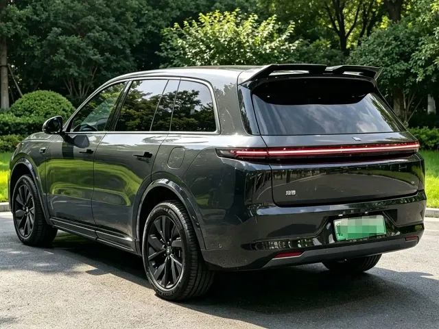 Li Auto L8 — Фото автомобиля 6