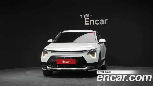 Kia Niro The All New Niro Signature — Фото автомобиля 3