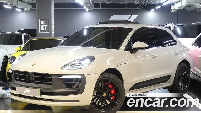 Фотография автомобиля — Porsche Macan