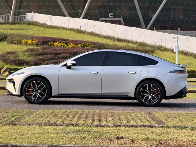 Dongfeng eπ 007 — Фото автомобиля 5