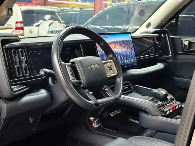 BYD FangChengBao Leopard 5 — Фото автомобиля 12
