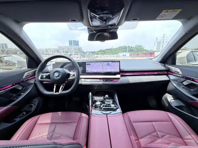 BMW 5 Series — Фото автомобиля 14