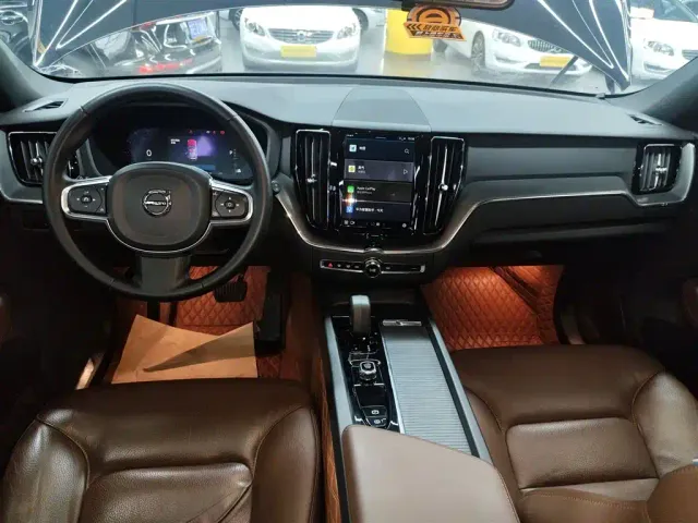 Volvo XC60 — Фото автомобиля 12