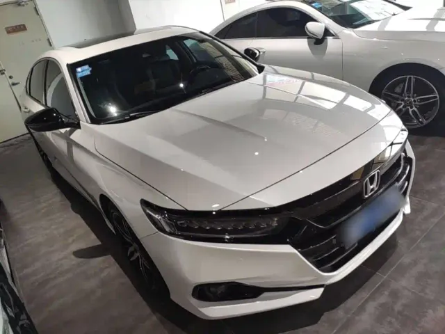 Honda Accord — Фото автомобиля 3