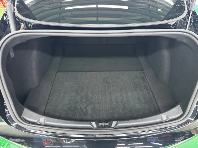 Tesla Model 3 — Фото автомобиля 23