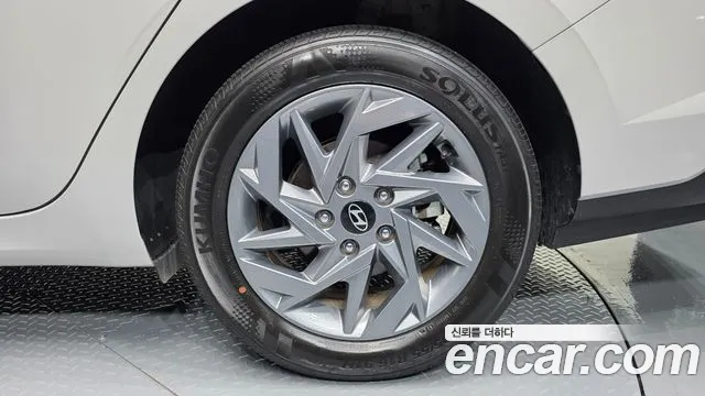 Hyundai Avante CN7 — Фото автомобиля 20