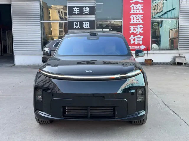 Li Auto L8 — Фото автомобиля 2