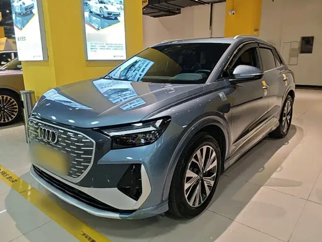 Фотография автомобиля — Audi Q4 e-tron