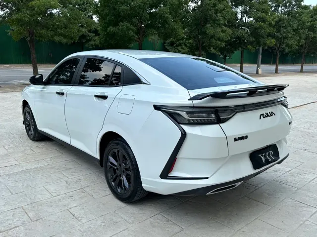 Dongfeng Yixuan — Фото автомобиля 10