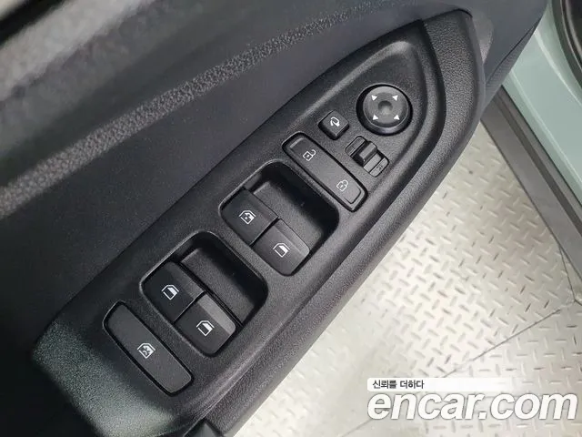 Hyundai Venue — Фото автомобиля 18