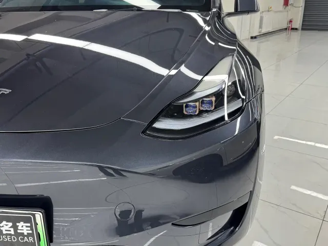 Tesla Model Y — Фото автомобиля 4