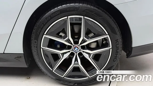 BMW 5 Series G60 — Фото автомобиля 18