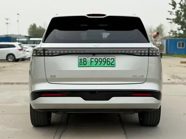 Dongfeng eπ 008 — Фото автомобиля 19