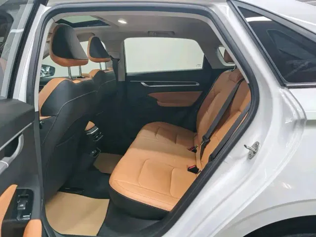 Geely Emgrand — Фото автомобиля 6