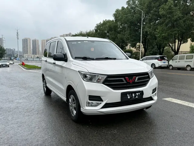 Wuling Hongguang — Фото автомобиля 4