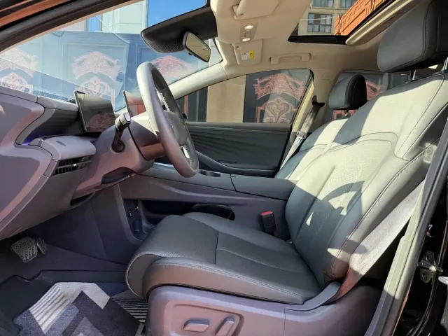Nissan Nissan N6 2025 Low Configuration — Фото автомобиля 4