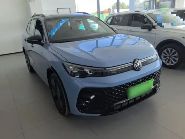 Volkswagen Tiguan L — Фото автомобиля 3