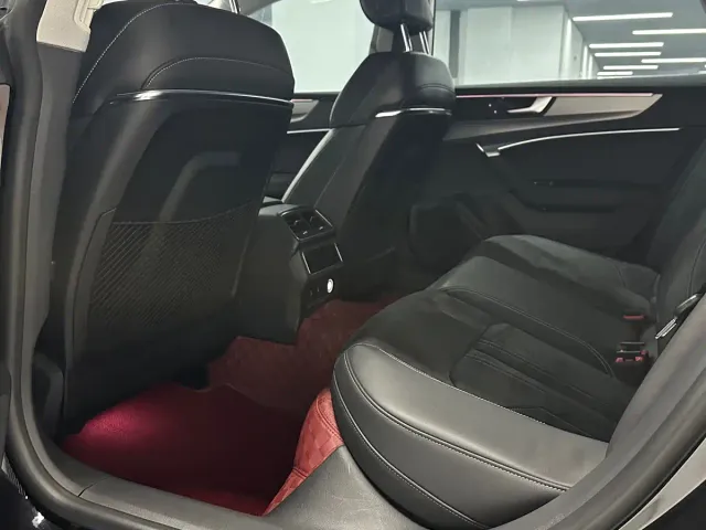 Audi A7L — Фото автомобиля 10