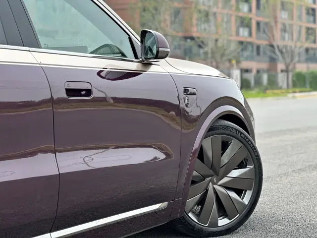 Li Auto L9 — Фото автомобиля 7