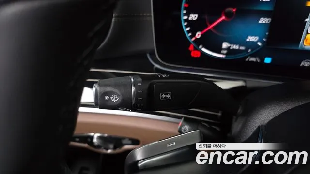 Mercedes-Benz E-Class — Фото автомобиля 23