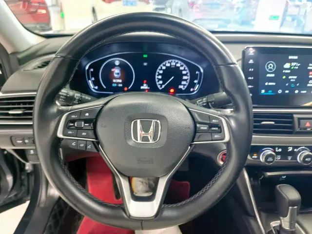 Honda Accord — Фото автомобиля 11