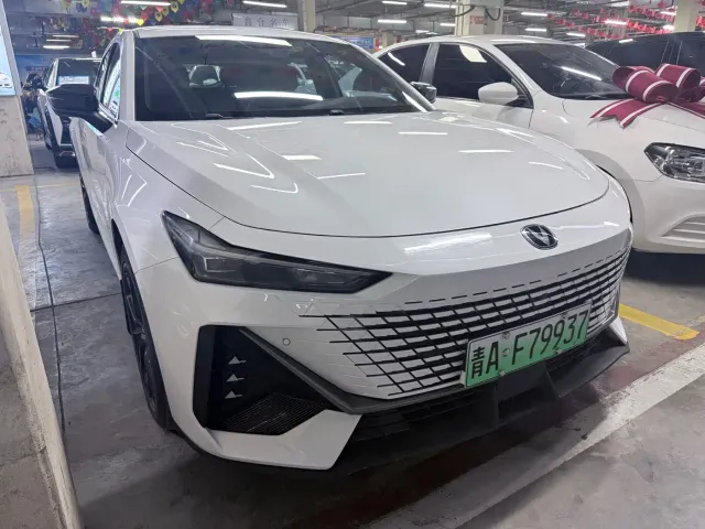 Changan UNI-V — Фото автомобиля 3